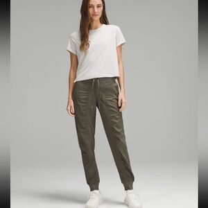 Lululemon Green Women's Jogger Pants